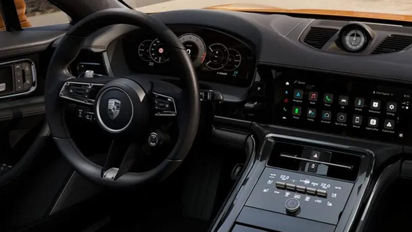 Porsche Panamera Interior image 6