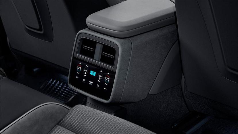 Porsche Taycan Interior image 35