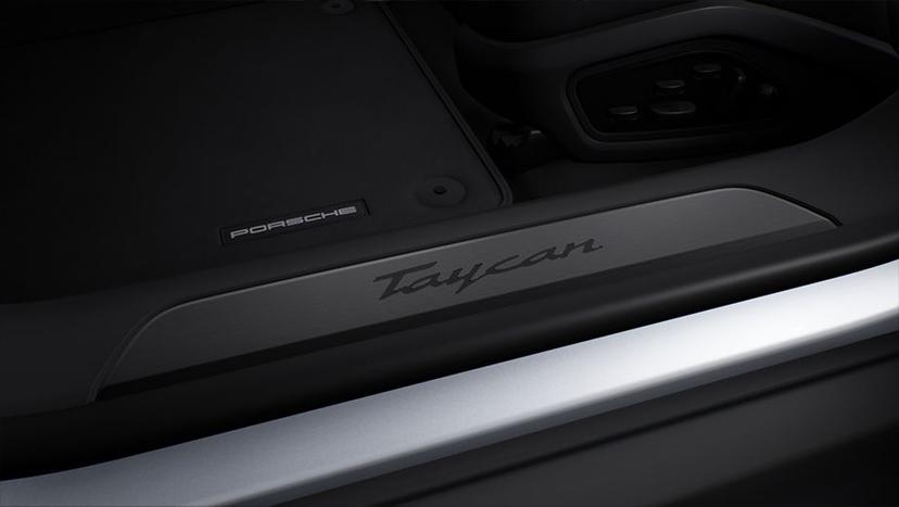 Porsche Taycan Interior image 32