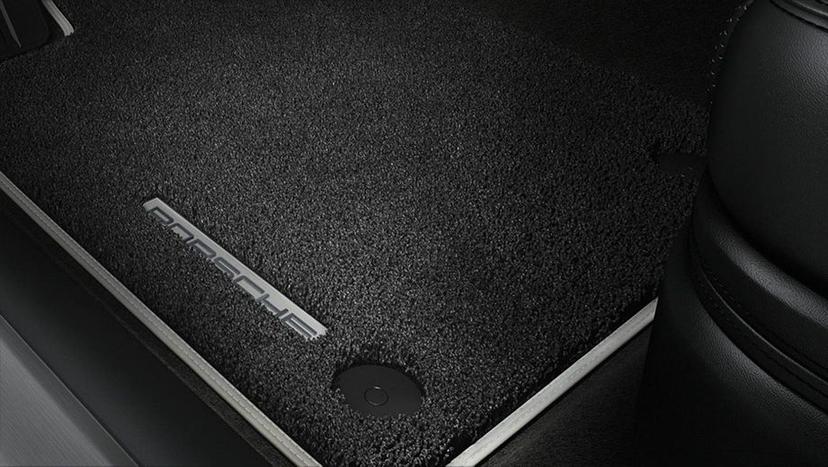 Porsche Taycan Interior image 15