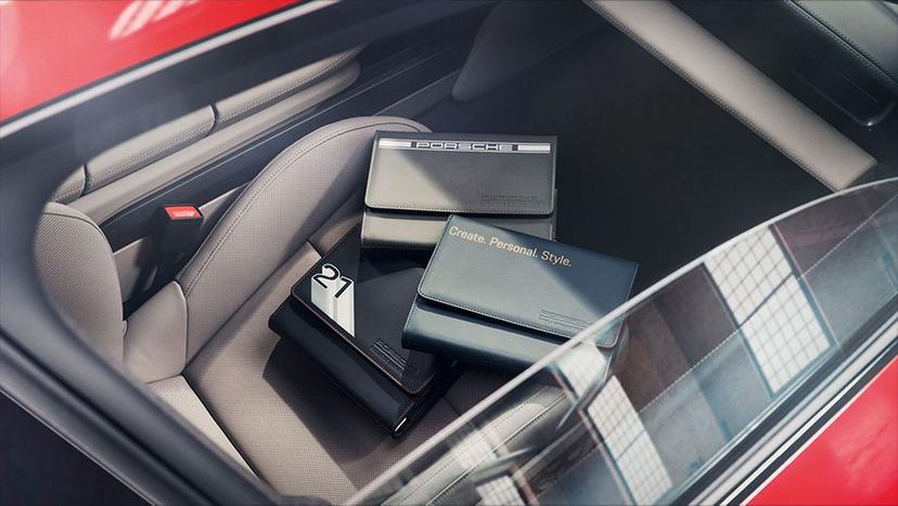 Porsche Taycan Interior image 19