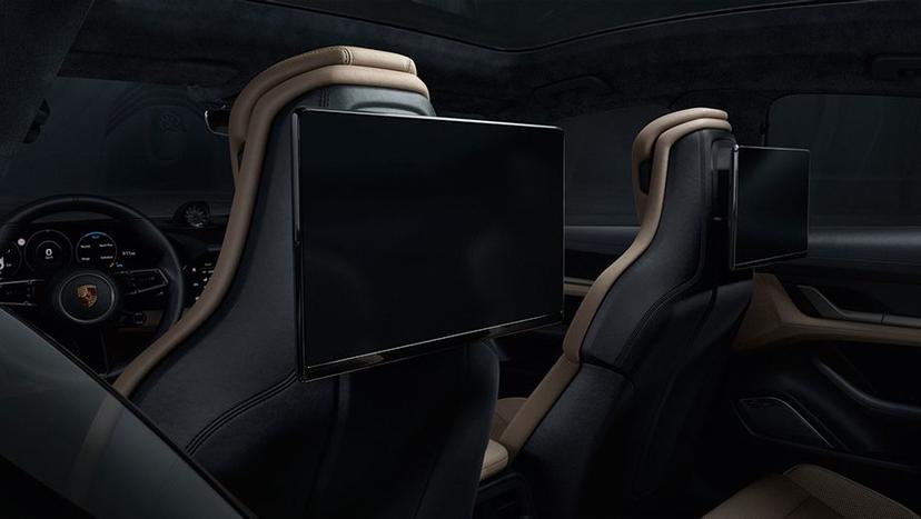 Porsche Taycan Interior image 40
