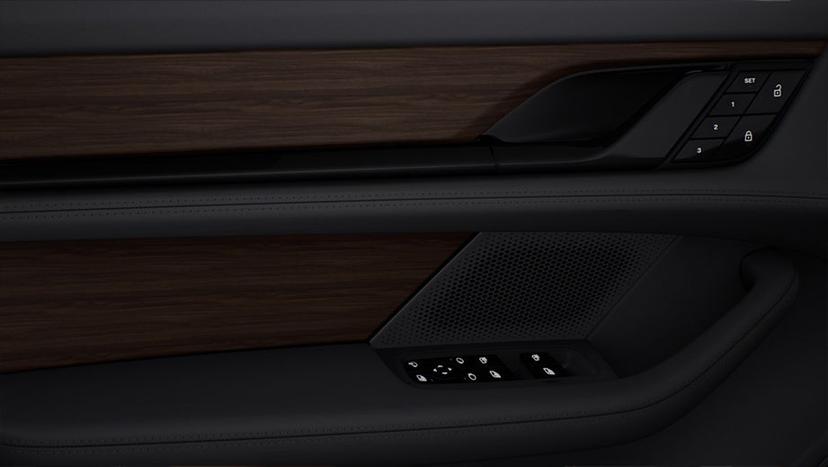 Porsche Taycan Interior image 37