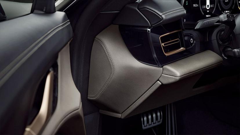 Porsche Taycan Interior image 34