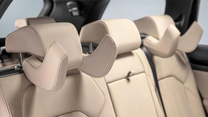Skoda Kodiaq 2023-2024 Interior image 3