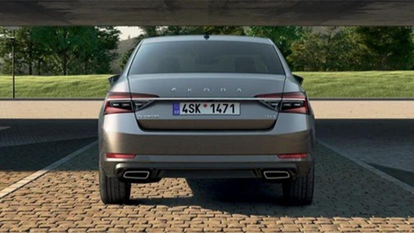 Skoda Superb Exterior image 6