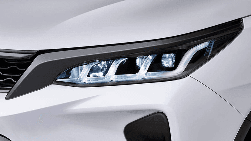 Toyota Fortuner Legender Exterior image 10