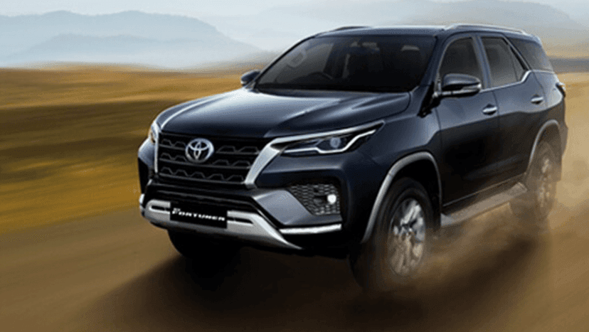Toyota Fortuner Exterior image 9
