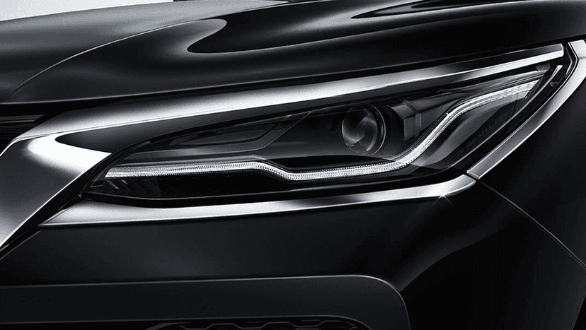 Toyota Fortuner Exterior image 10