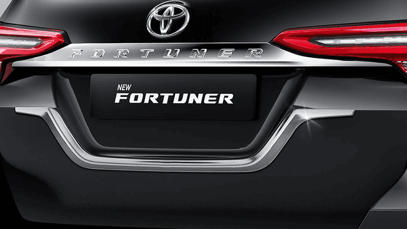 Toyota Fortuner Exterior image 7