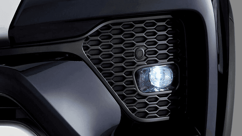 Toyota Fortuner Exterior image 8