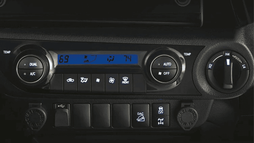 Toyota Hilux Interior image 4