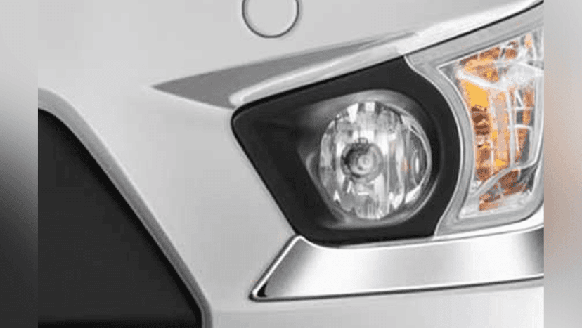 Toyota Innova Crysta Exterior image 2