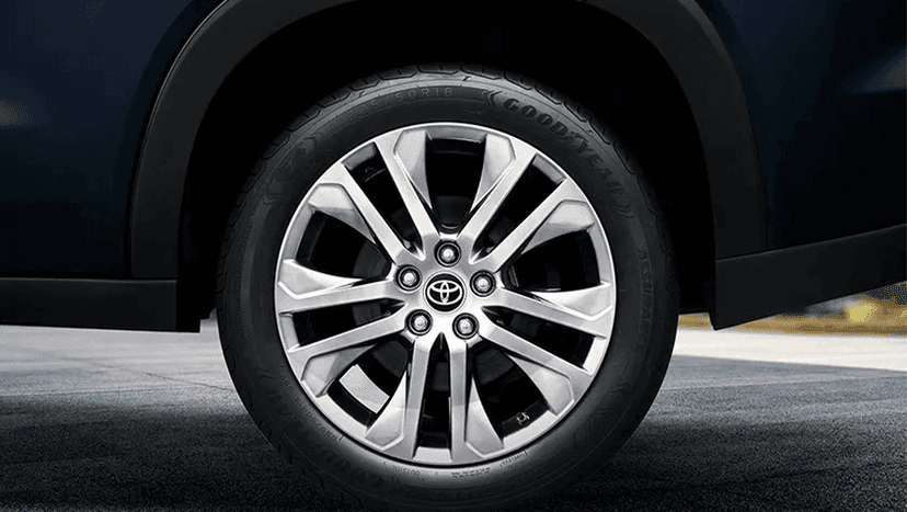 Toyota Innova Hycross Exterior image 2