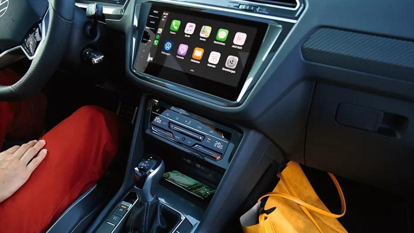 Volkswagen Tiguan 2021-2024 Interior image 10