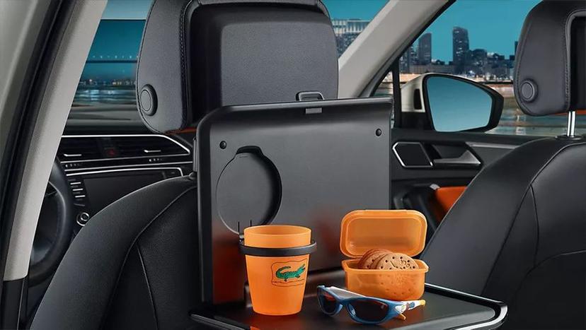 Volkswagen Tiguan 2021-2024 Interior image 9