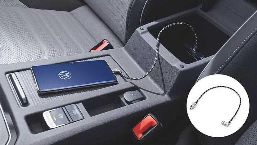 Volkswagen Tiguan 2021-2024 Interior image 12