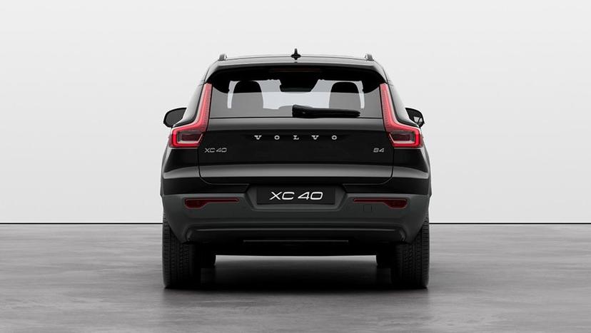 Volvo XC40 Exterior image 2