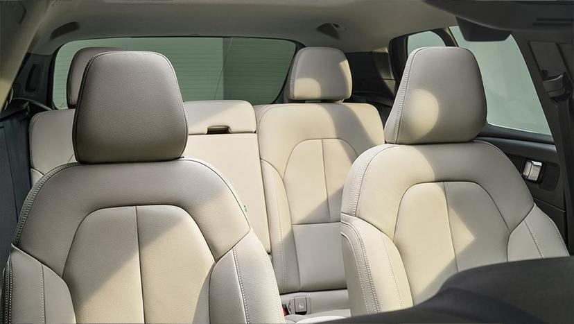 Volvo XC40 Interior image 6