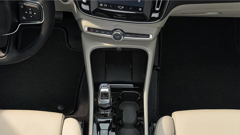Volvo XC40 Interior image 5
