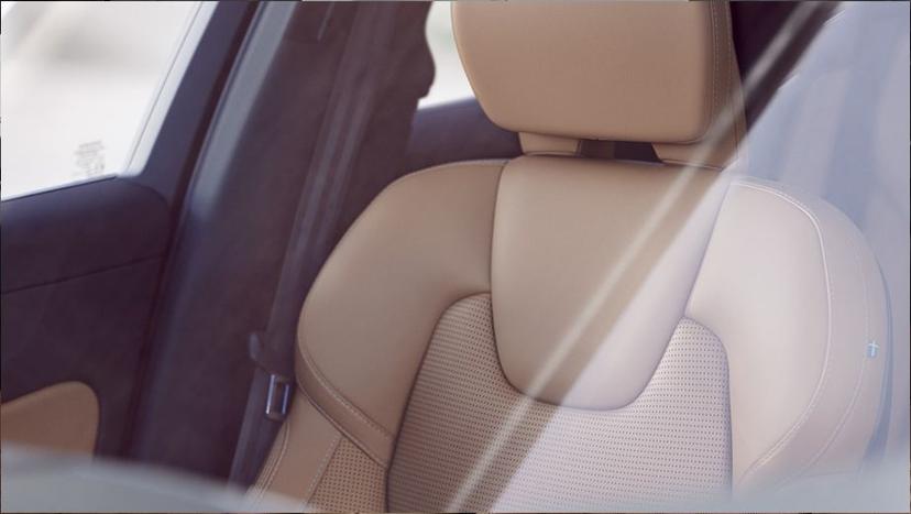Volvo XC60 Interior image 2