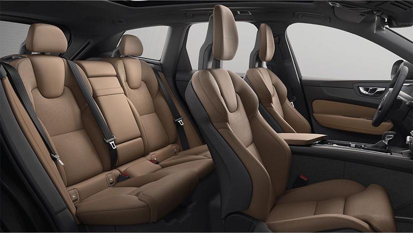 Volvo XC60 Interior image 4