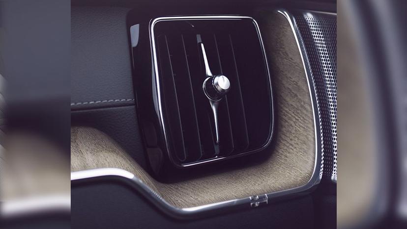 Volvo XC60 Interior image 8