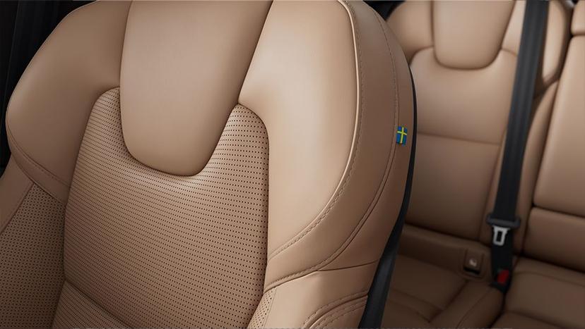 Volvo XC60 Interior image 11